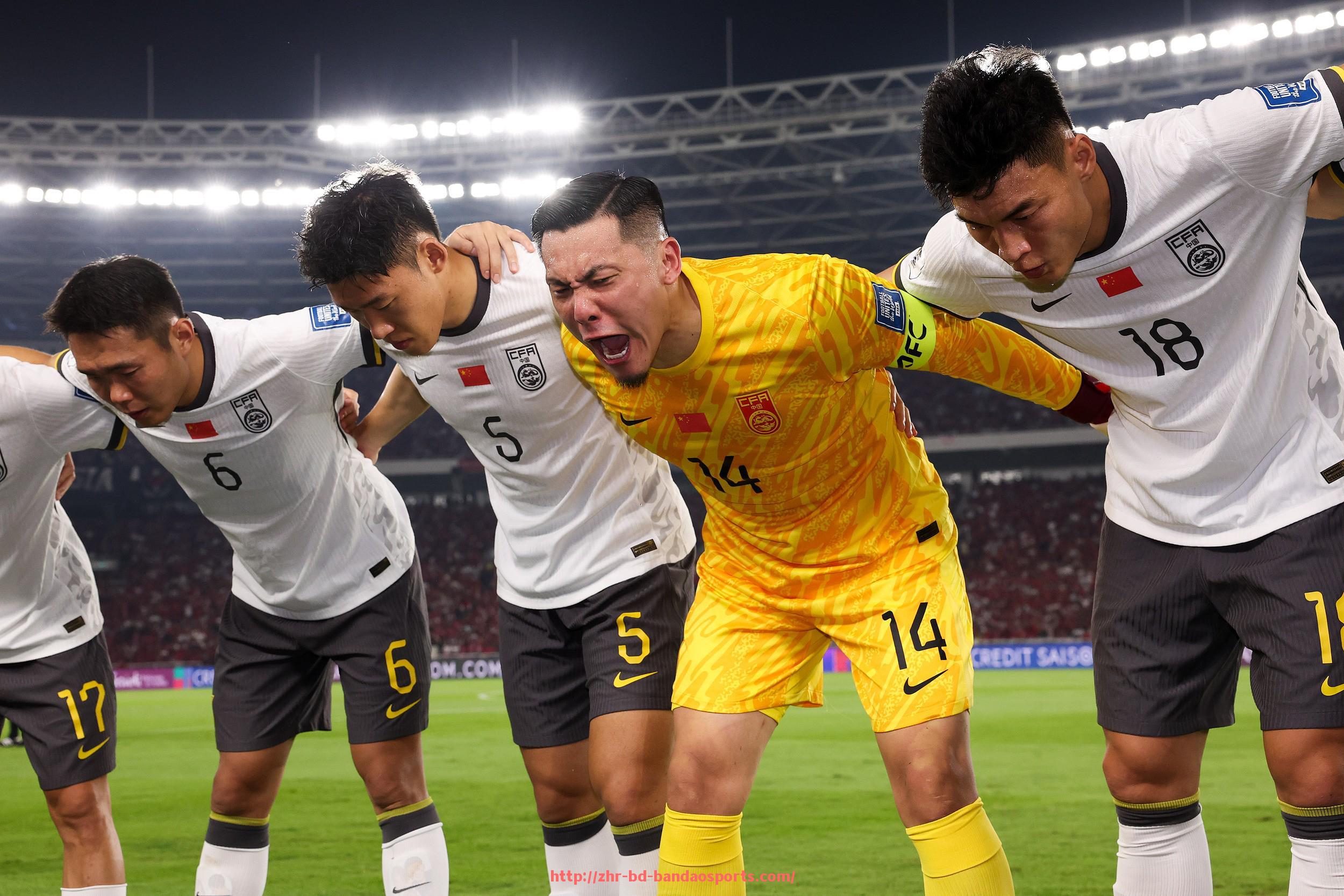 半岛体育-英超球员年薪与身价的体育经济关系研究